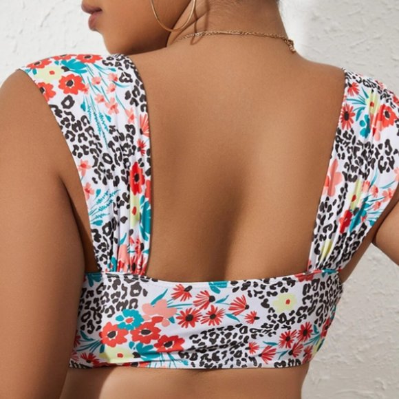 NWOT SHEIN Swim Vcay Plus Leopard & Floral Print Notched Neckline Bikini Top - Picture 2 of 5